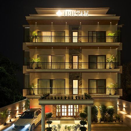 Triptam Vrindavan Bagian luar foto